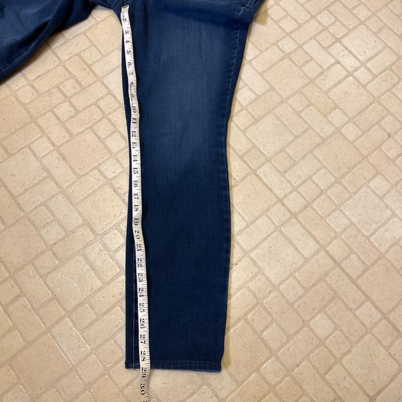 NYDJ Size 8 Jeans/Leggings - Picture 10 of 14